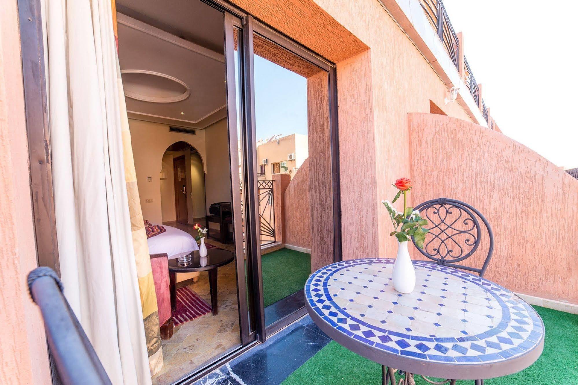 Hotel Les Trois Palmiers Marrakesh Exterior foto